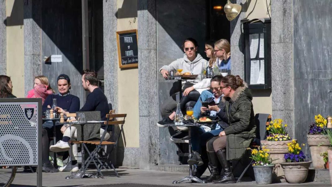 Sweden sees coronavirus rise as pubs and restaurants stay open