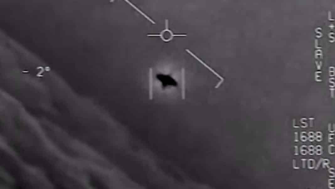 Pentagon declassifies videos of UFO sightings