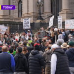 Protesting lockdown