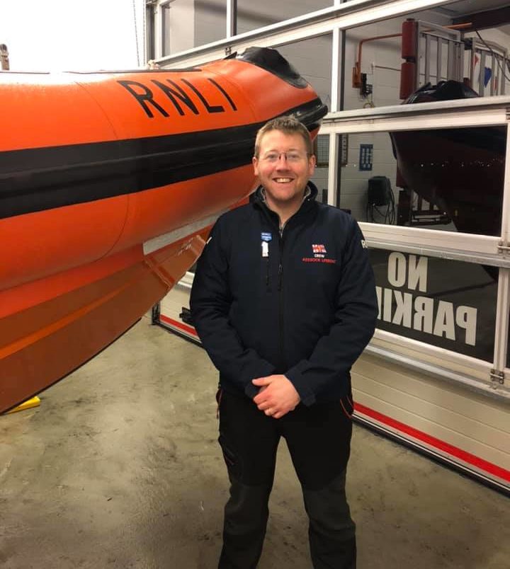 Teenagers on inflatable doughnut rescued from sea