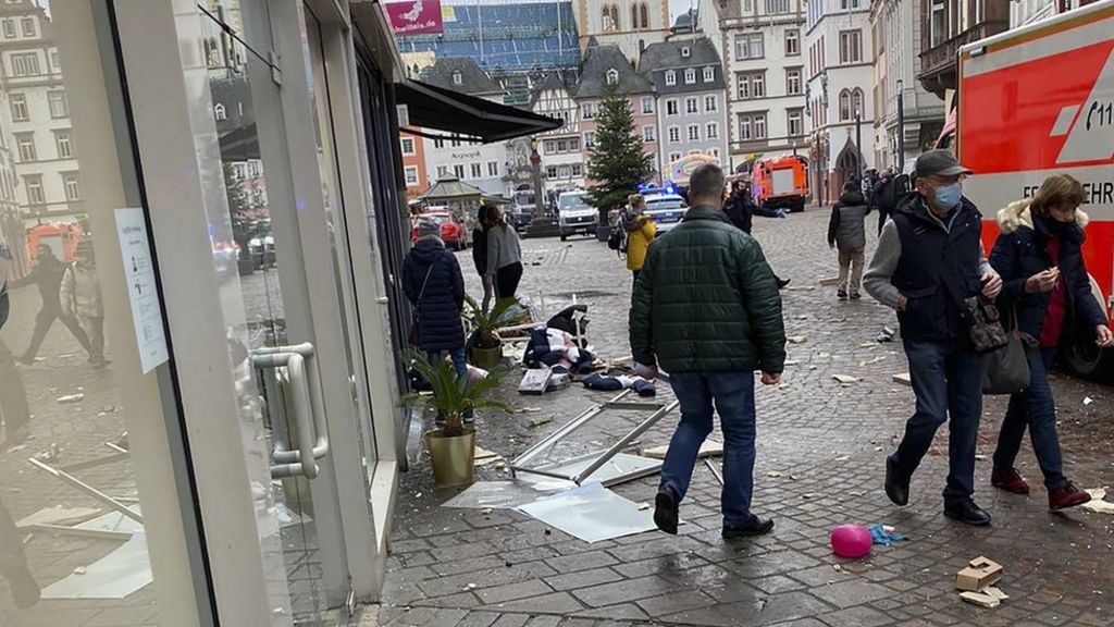 Child killed and several injured after car drives into pedestrians in Germany