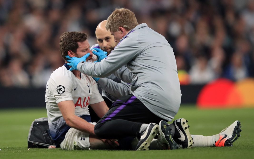 Football head injury substitute rules a 'shambles', says expert