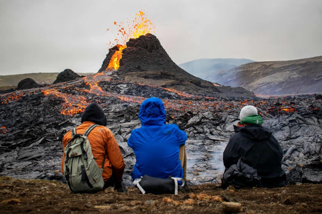 Thousands flock to spectacular volcanic eruption in Iceland