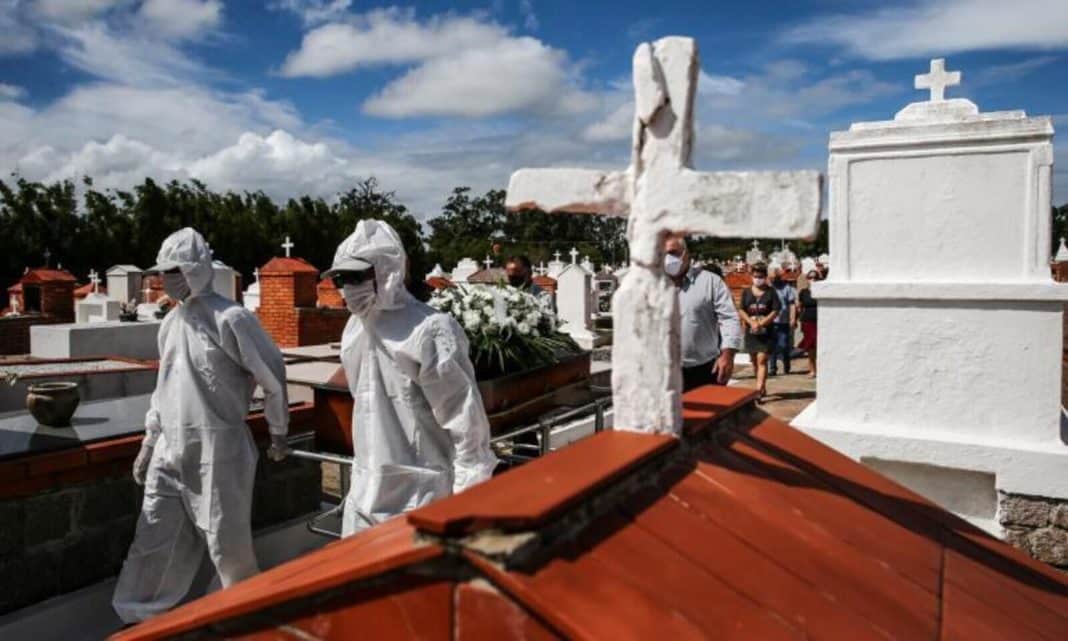 Brazil records 4,195 COVID deaths in a day as commuters pack trains