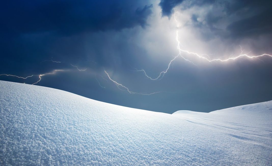 'Thundersnow' forecast in parts of the UK as temperatures set to plunge